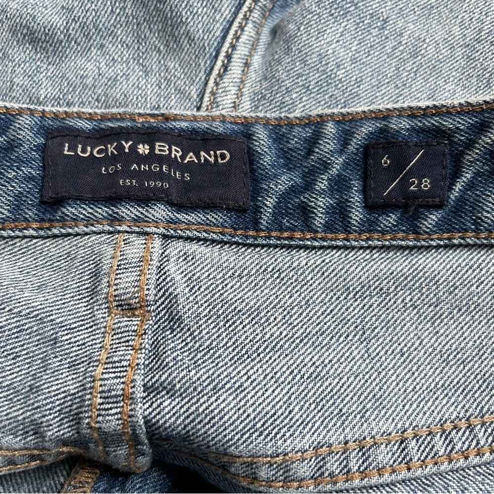 Lucky Brand Boyfriend Blue Denim Cuffed Shorts Size 6/28 Distressed Cotton - Picture 7 of 9